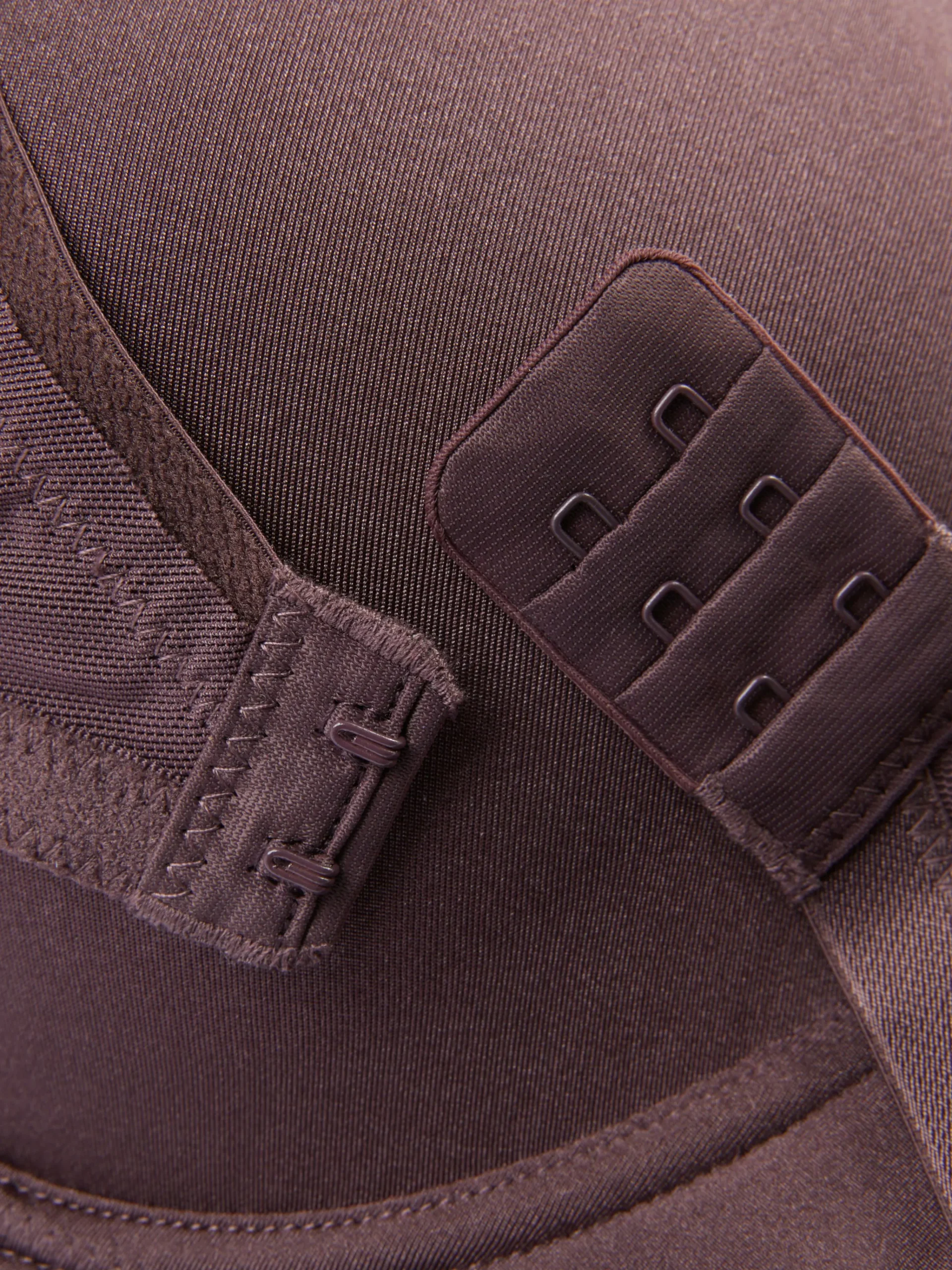 Clearance Glänzender T-Shirt-BH, D-G Damen Bhs