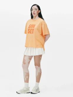 Outlet Grafik-T-Shirt Mit Geradem Schnitt Damen Tops Und T-Shirts