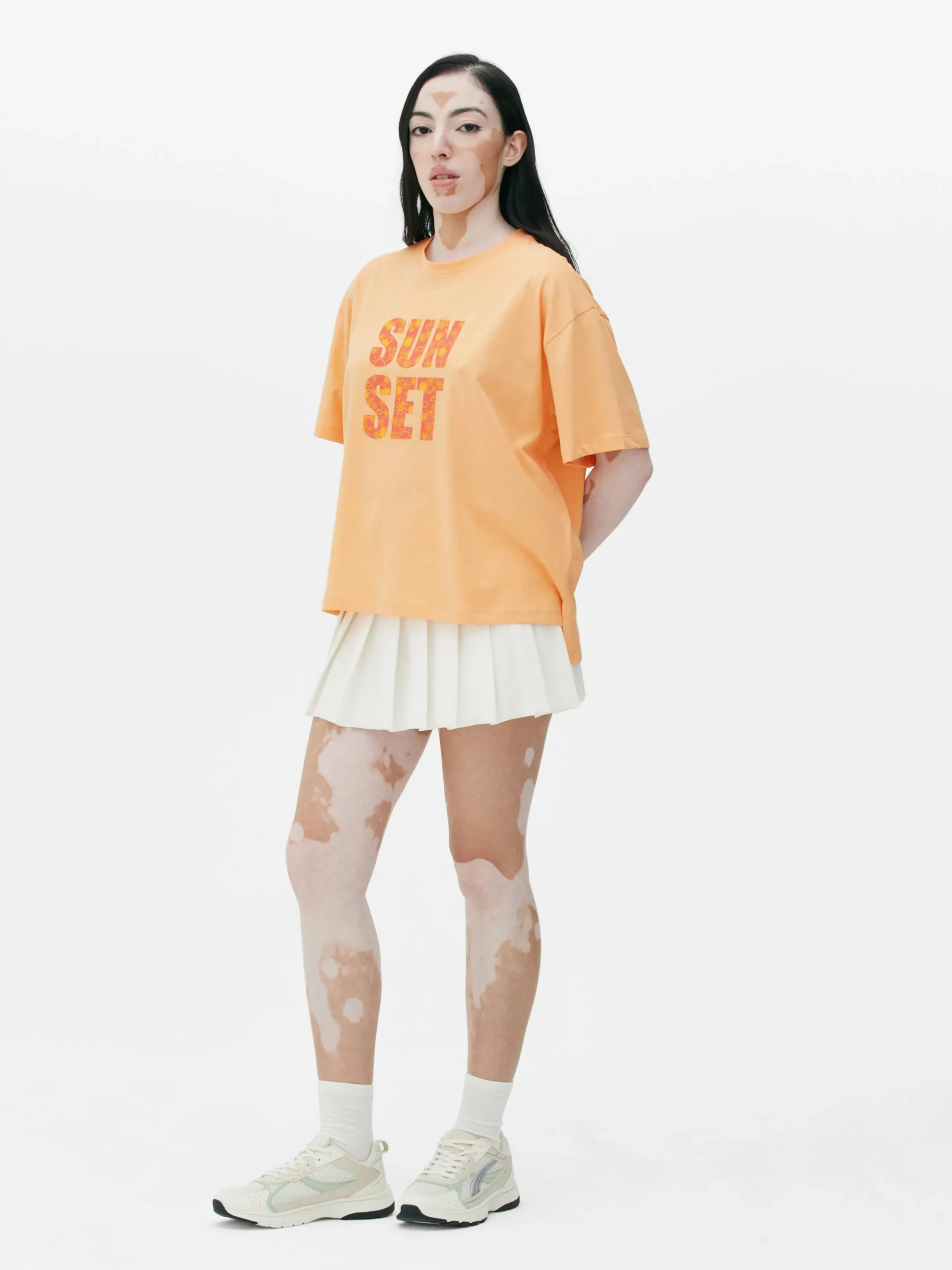 Outlet Grafik-T-Shirt Mit Geradem Schnitt Damen Tops Und T-Shirts