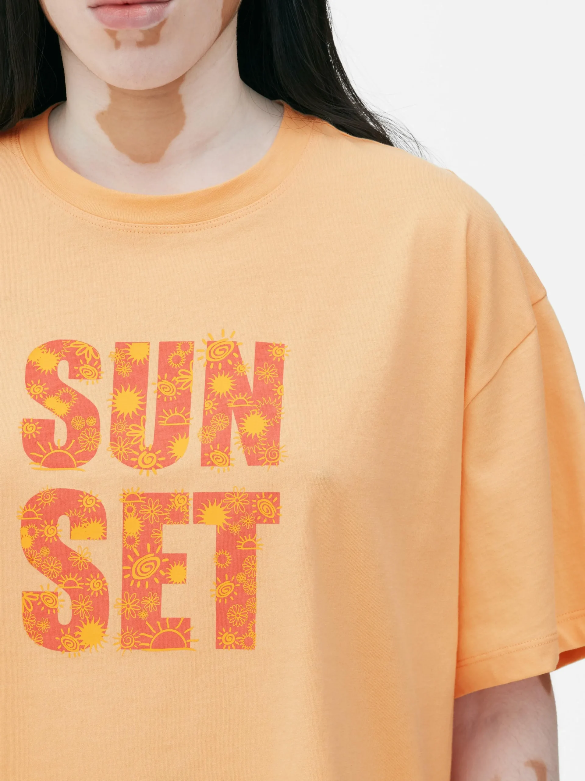 Outlet Grafik-T-Shirt Mit Geradem Schnitt Damen Tops Und T-Shirts