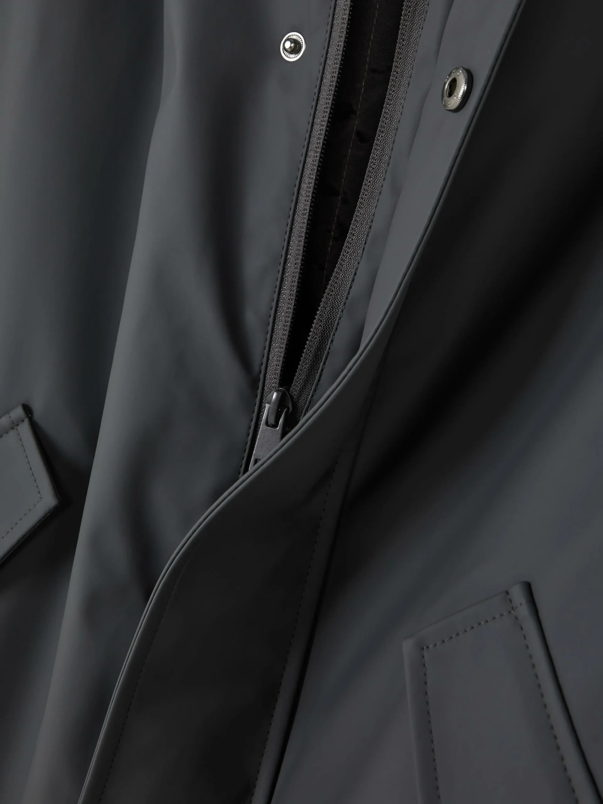 Discount Gummierter Parka Mit Kapuze Herren Jacken Und Mäntel