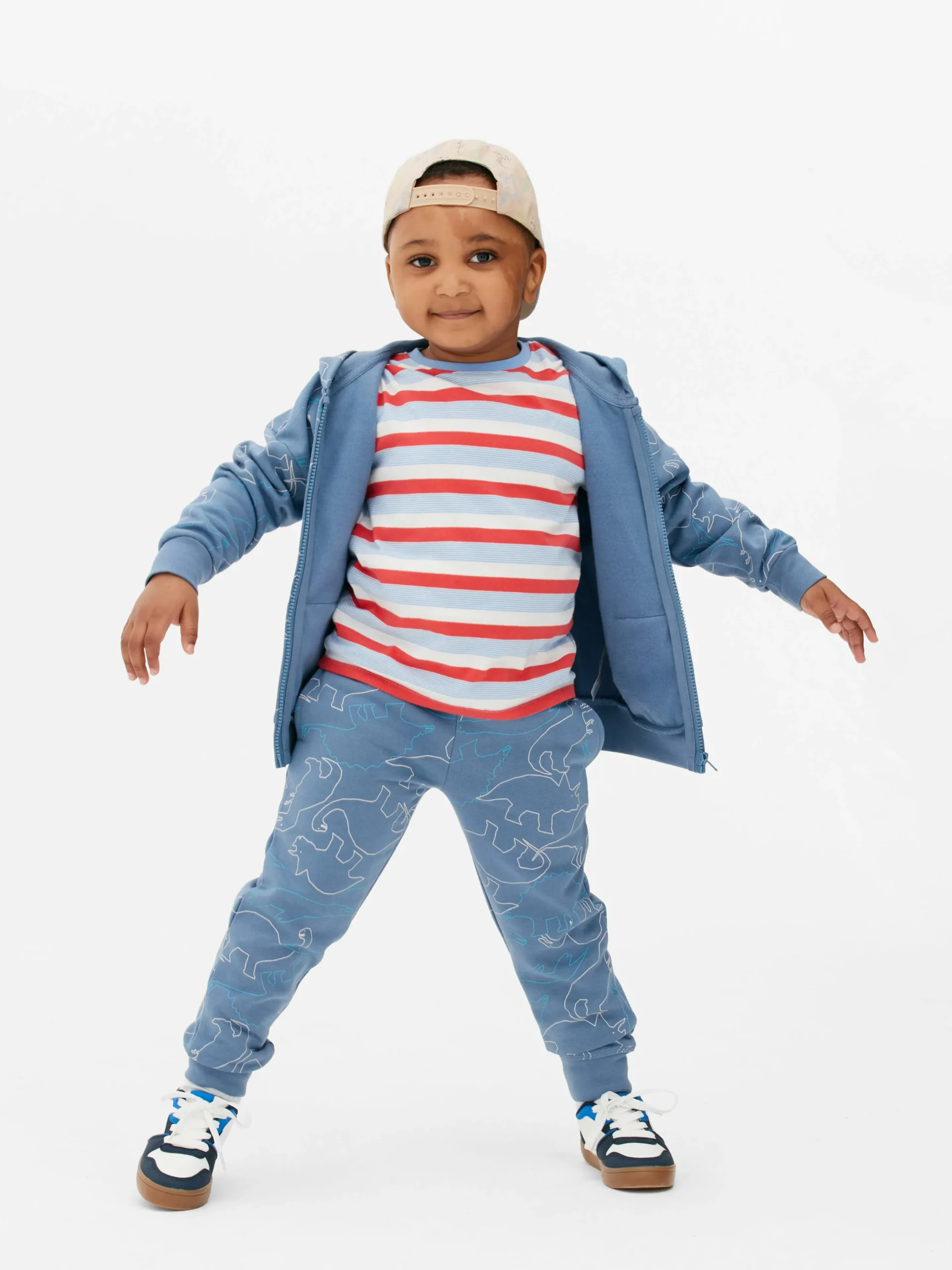 Online Hoodie Mit Grafik Und Reißverschluss Zum Kombinieren Kinder Hoodies Und Sweatshirts