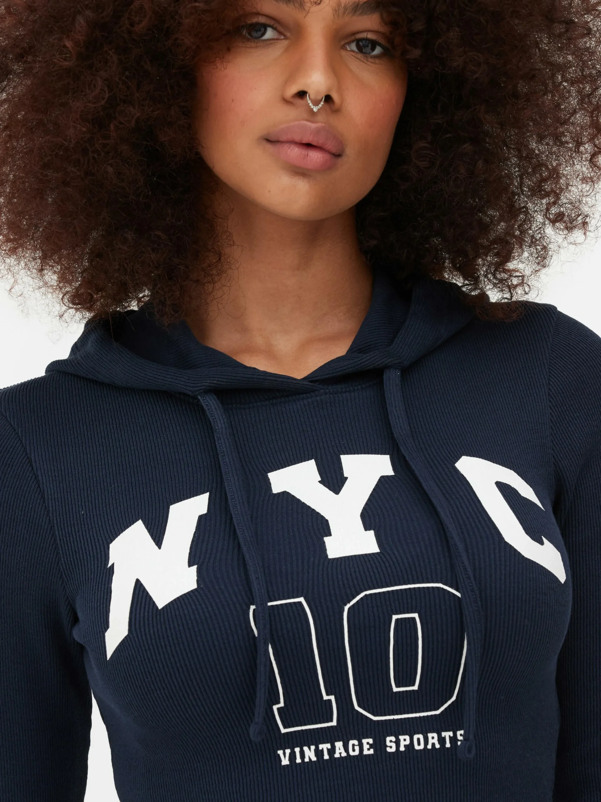 Sale Kurzes Top Mit Kapuze Und Grafik Damen Tops Und T-Shirts