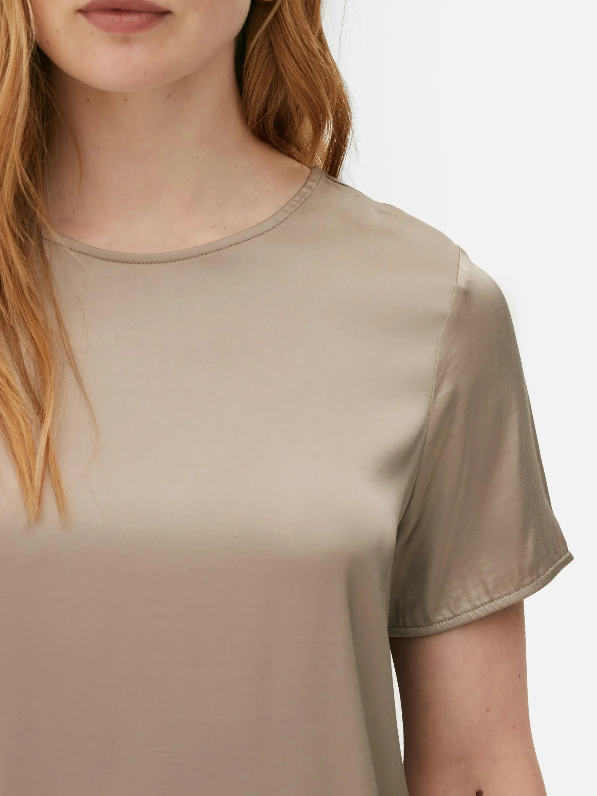 Discount Kurzärmeliges „The Edit“ T-Shirt Aus Satin Damen Tops Und T-Shirts