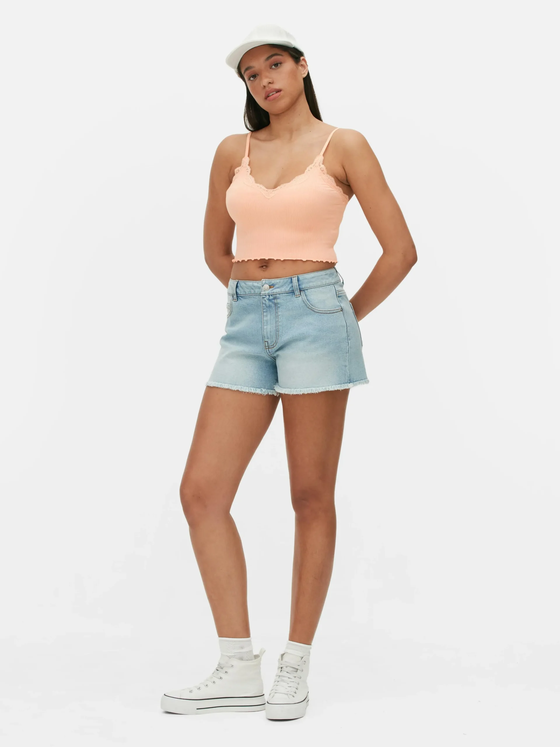 Sale Nahtloses, Kurzes Trägertop Mit Spitzenbesatz Damen Tops Und T-Shirts