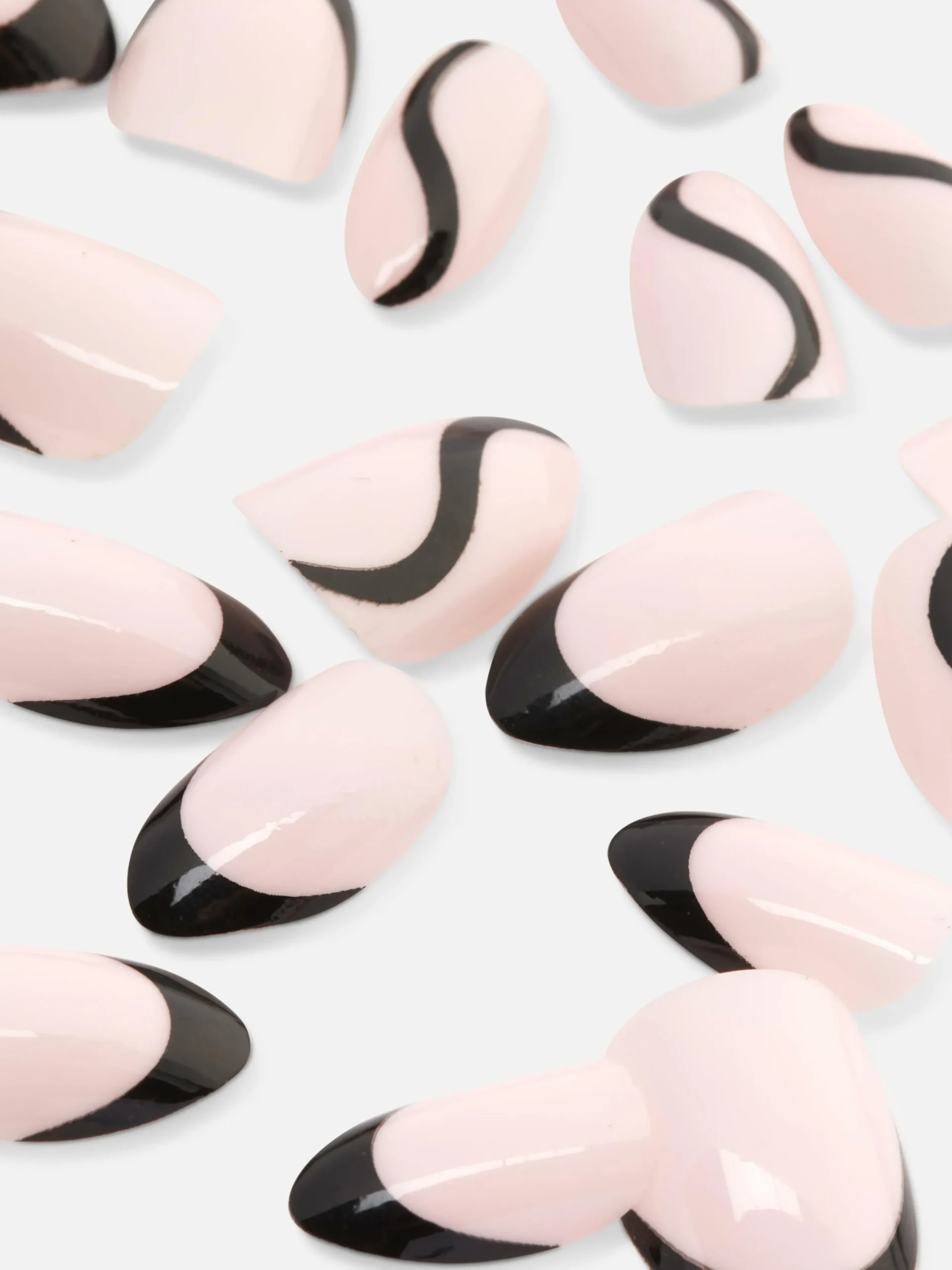 Discount PS… Mandelförmige, Glänzende Kunstnägel Mit Kontrastfarbener Spitze Kunstnägel