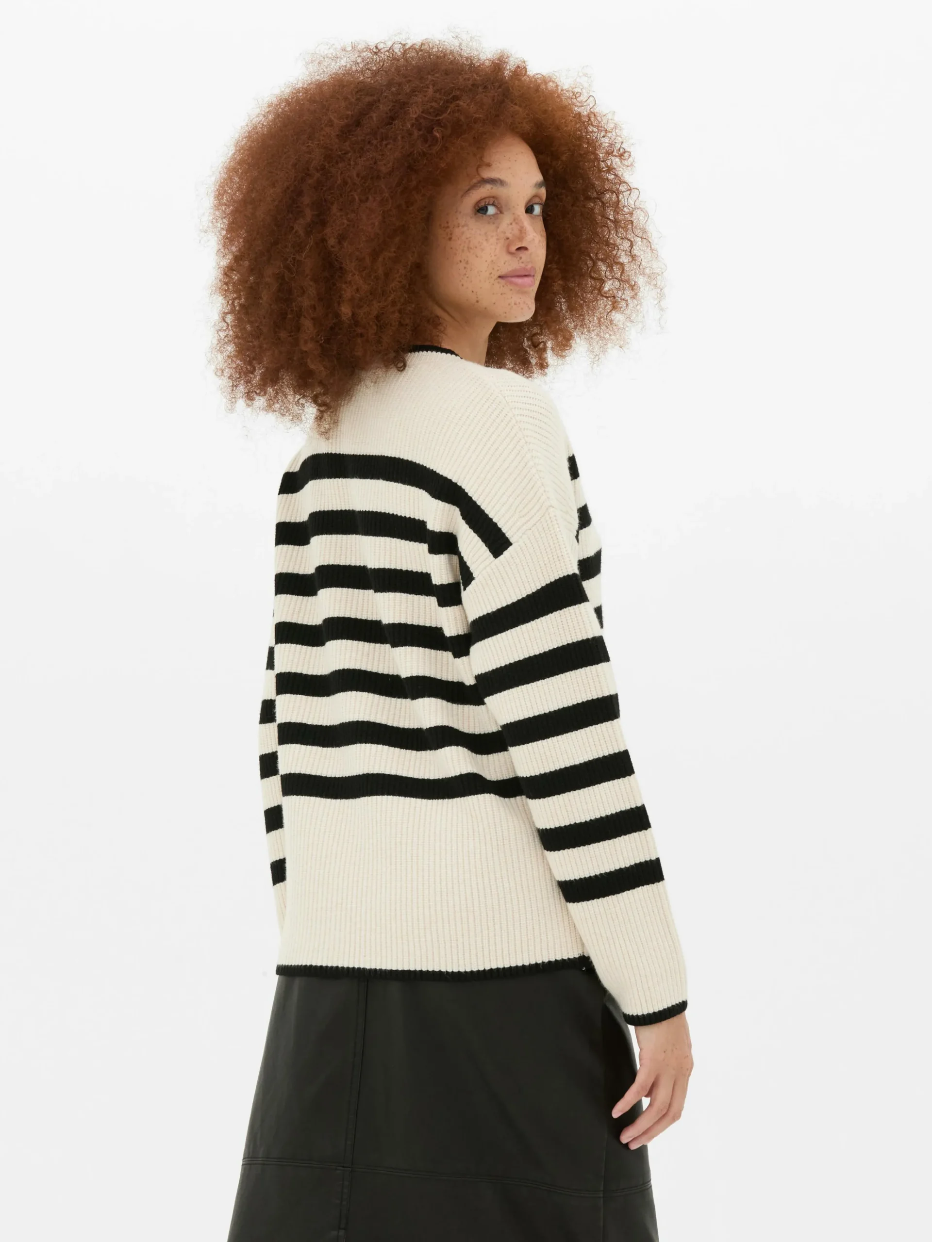 Rundhalspullover Mit Knopfdetail Damen Pullover Und Cardigans