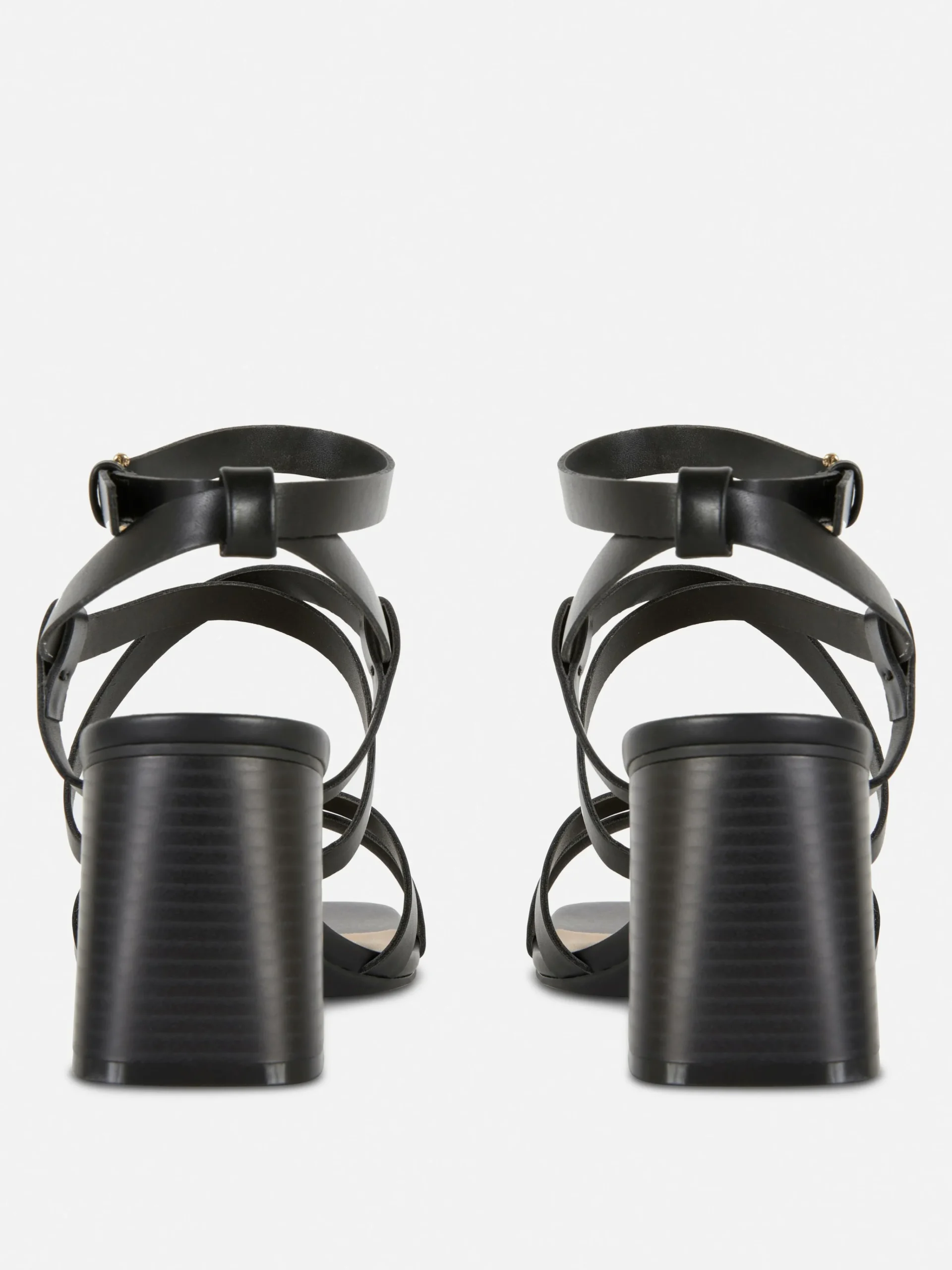 Outlet Sandalen Mit überkreuzten Riemchen Und Blockabsatz Damen Heels