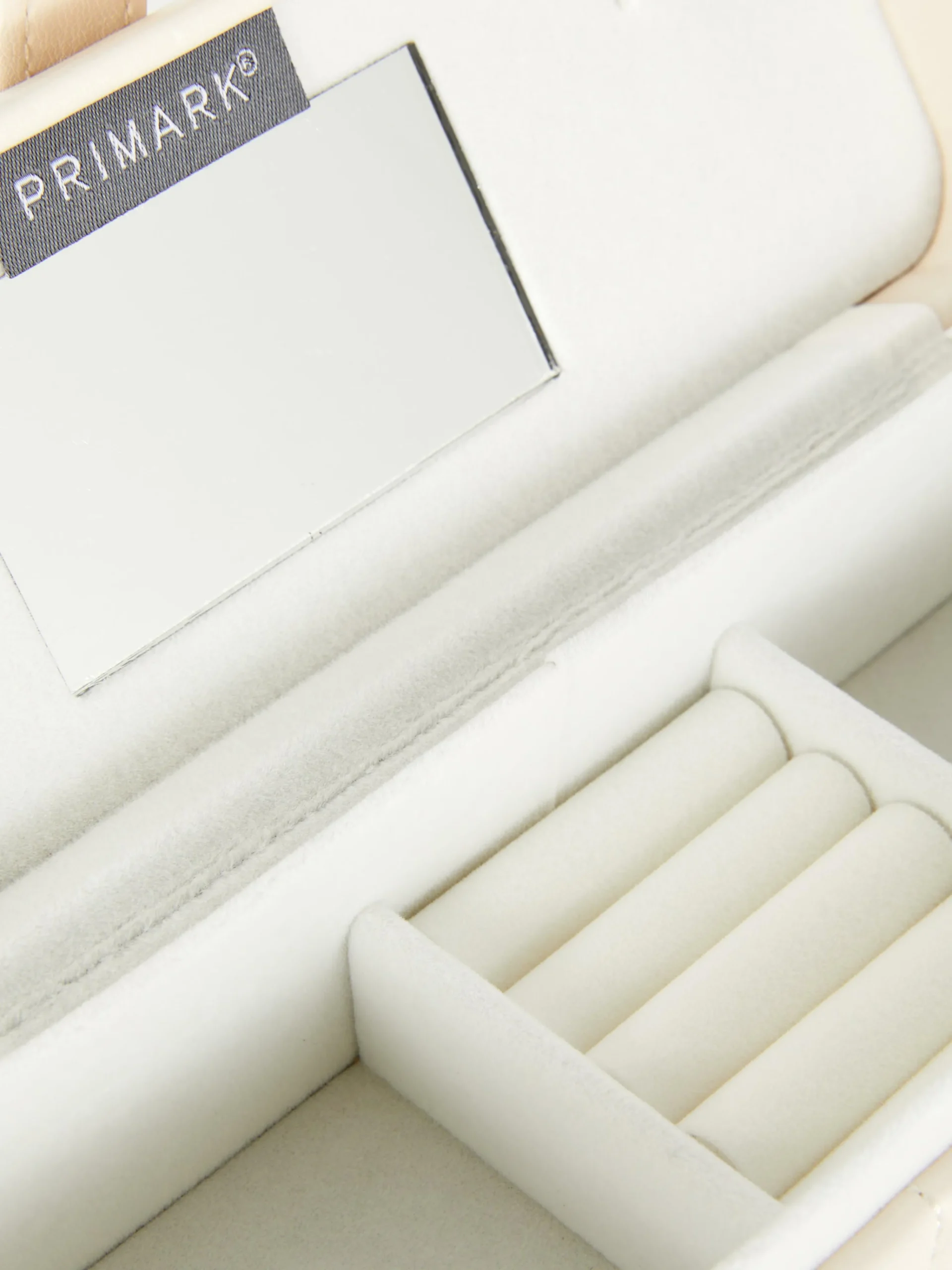 New Schmuckkästchen Mit Gewelltem Steppmuster Aufbewahrungsboxen Und Körbe