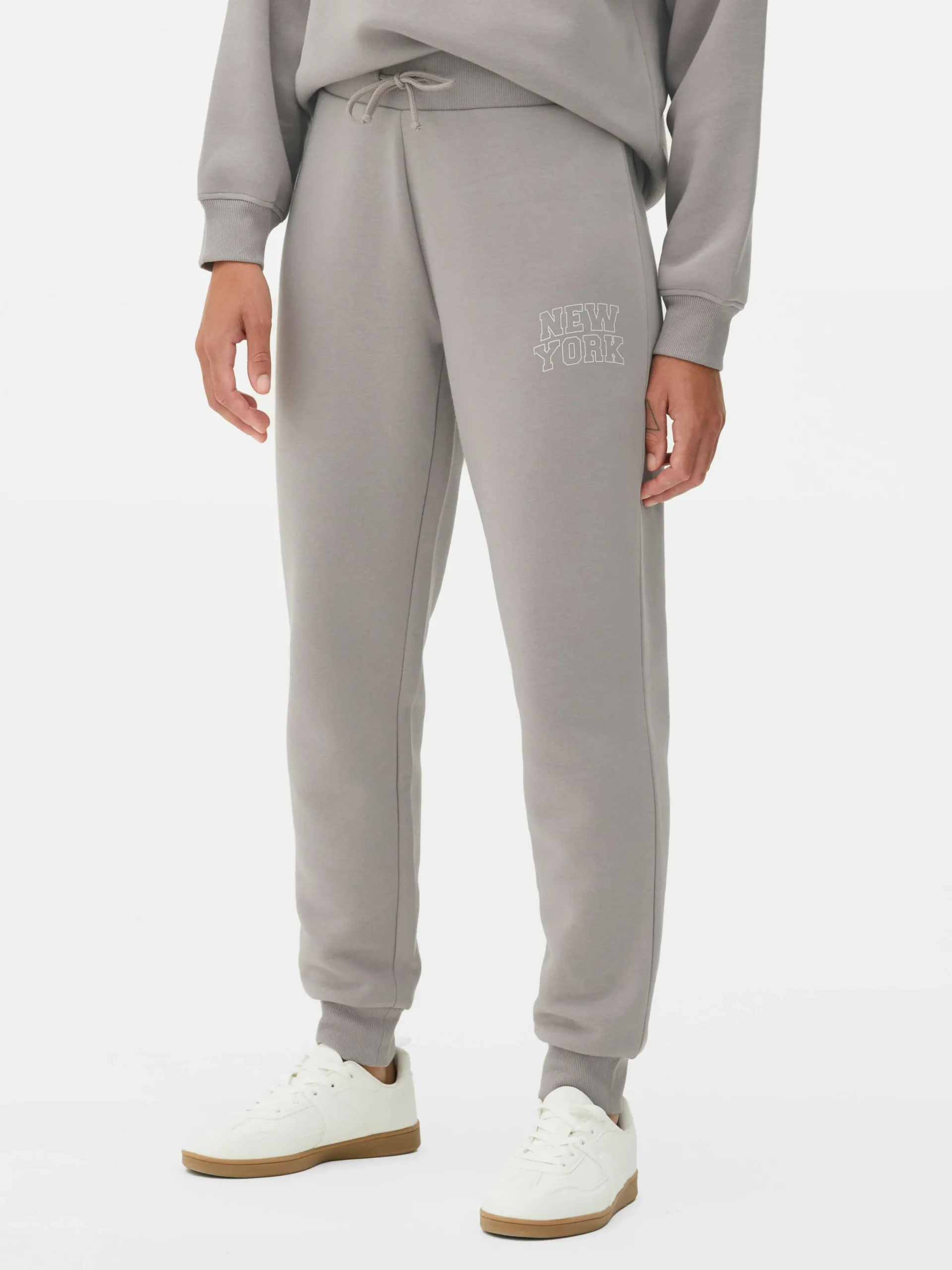 Online Skinny-Fit-Jogginghose Mit Grafik Damen Jogginghosen