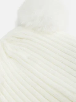 Strickbeanie Mit Bommel Mützen Und Handschuhe