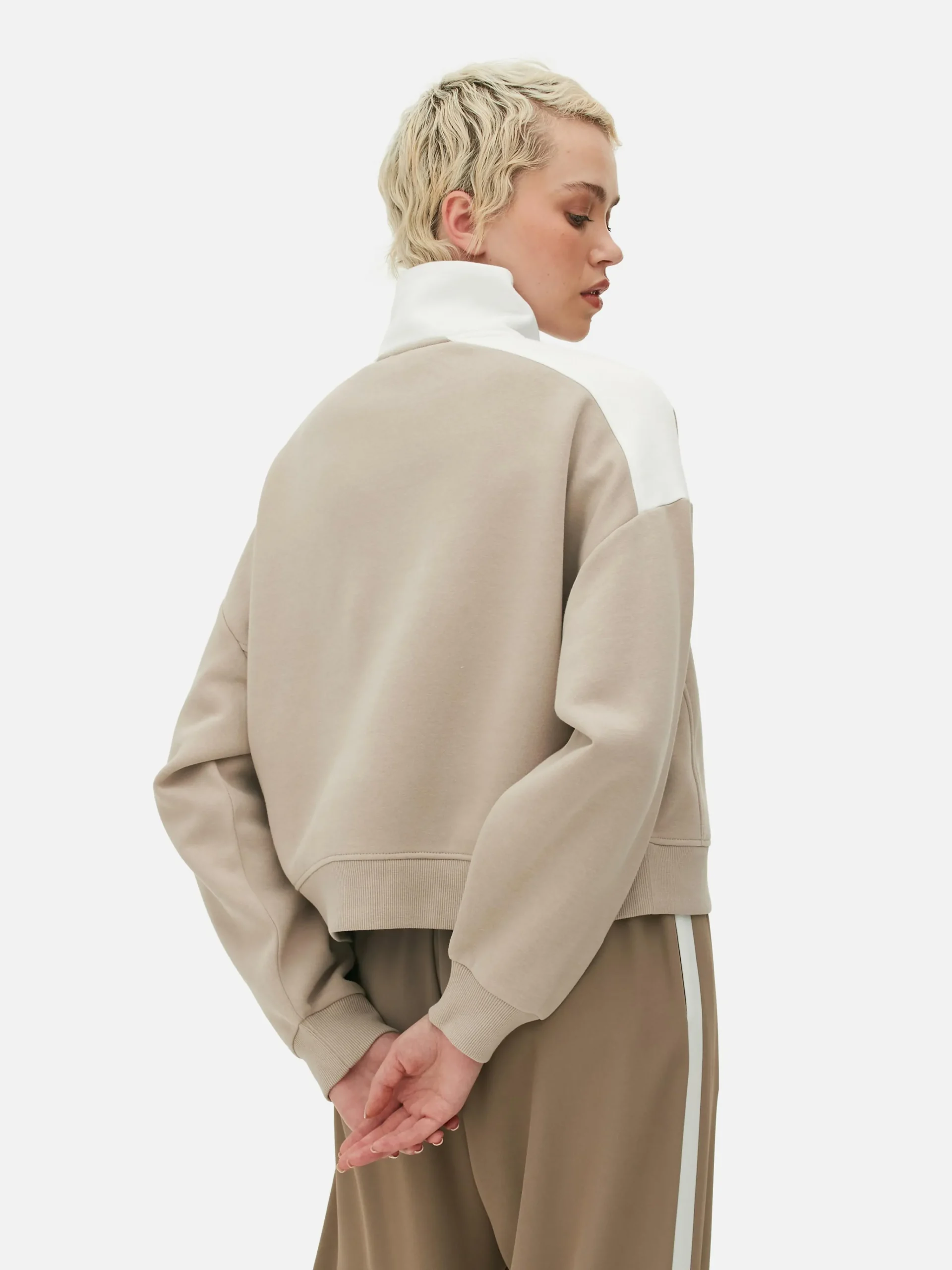 Best Sweatshirt Mit Trichterkragen Und Grafik Damen Hoodies Und Sweatshirts